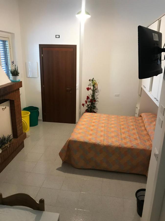 B&B Tra Gli Ulivi Rocca San Giovanni Ngoại thất bức ảnh