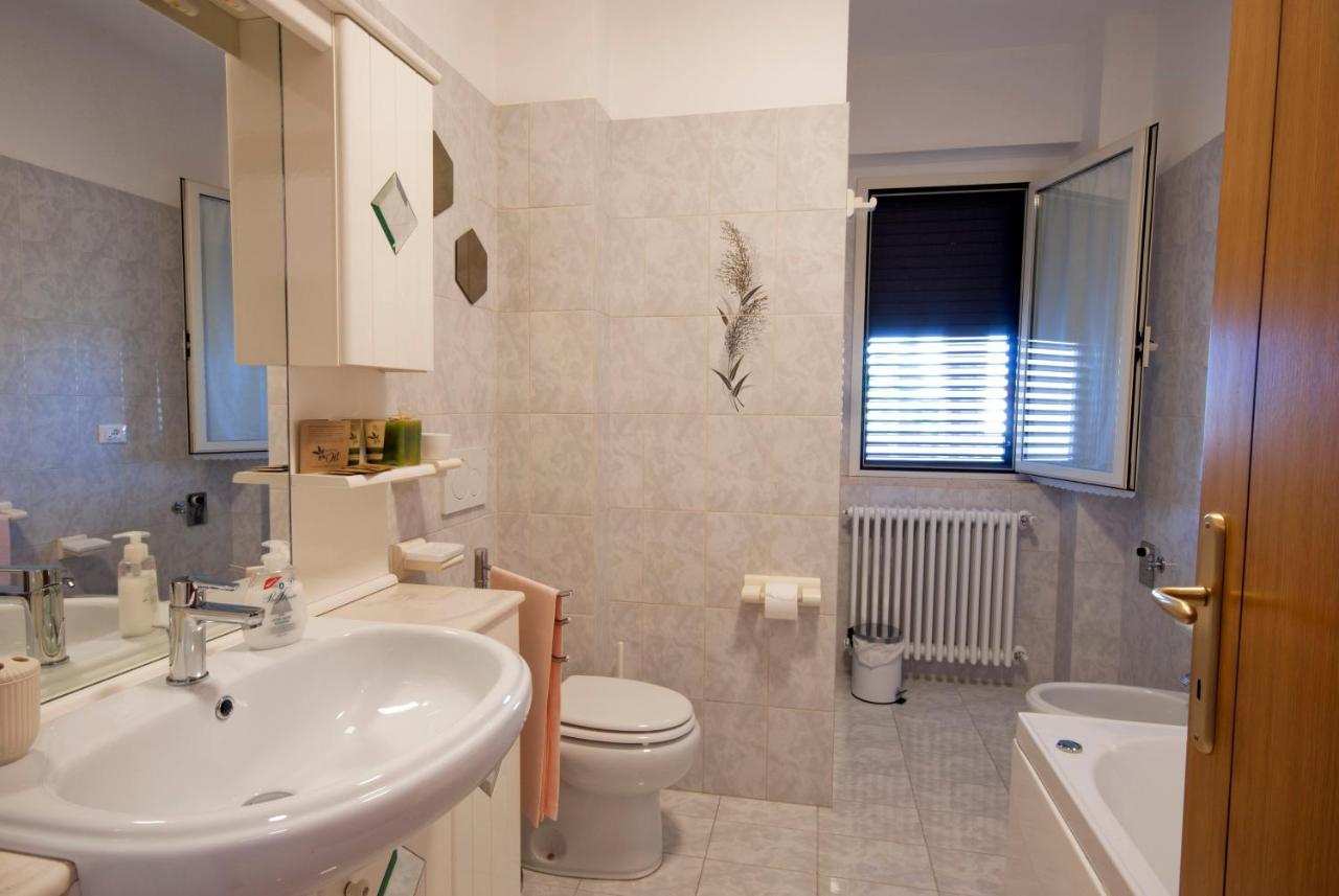 B&B Tra Gli Ulivi Rocca San Giovanni Ngoại thất bức ảnh